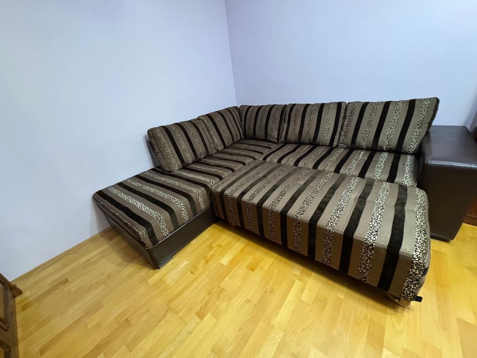 Canapea living și sufragerie