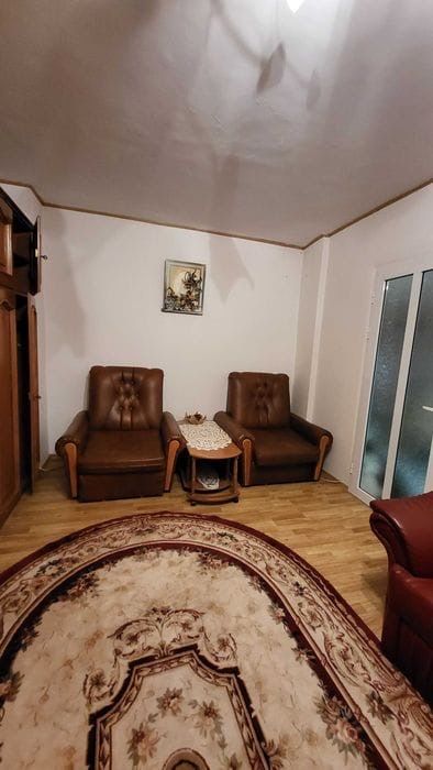 Vând apartament cu două camere în Pietonal