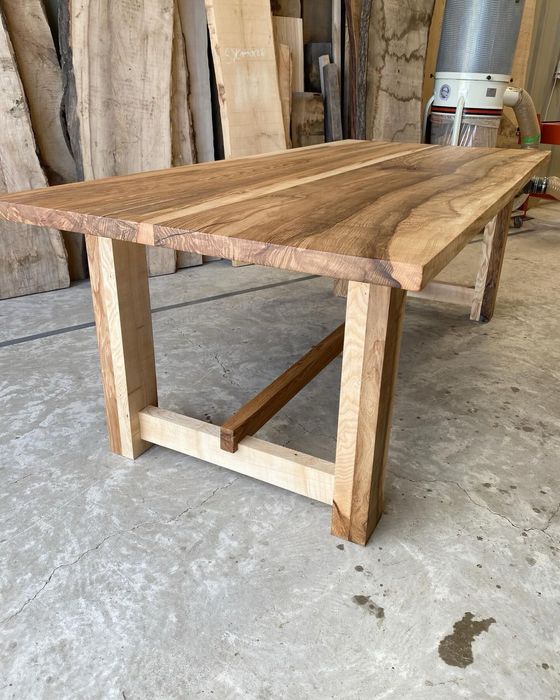 Столы из натурального дерево