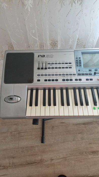Vând orgă KORG PA50 professional arranger