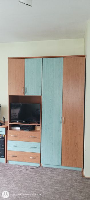 Vând mobilă birou/living - 2500 lei negociabil + cadouri incluse