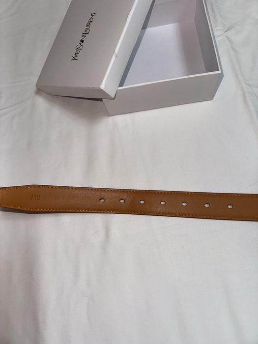 Curea Yves Saint Laurent maro