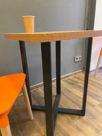 Стол для кофейни 60 см*60 см с железными ножками