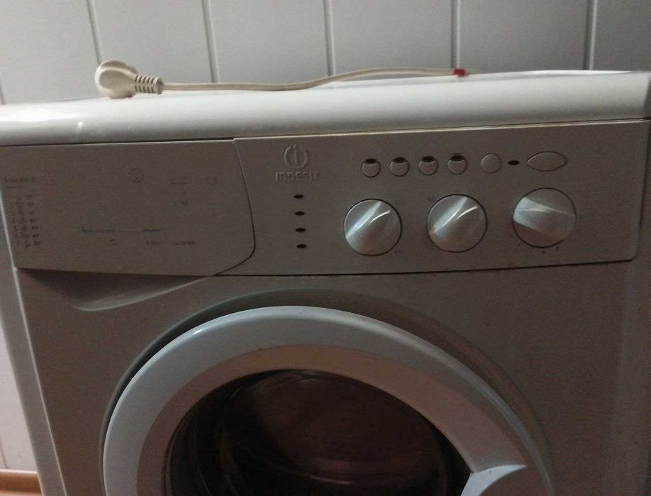 Стиральная машинка автомат Indesit в рабочем состоянии!
