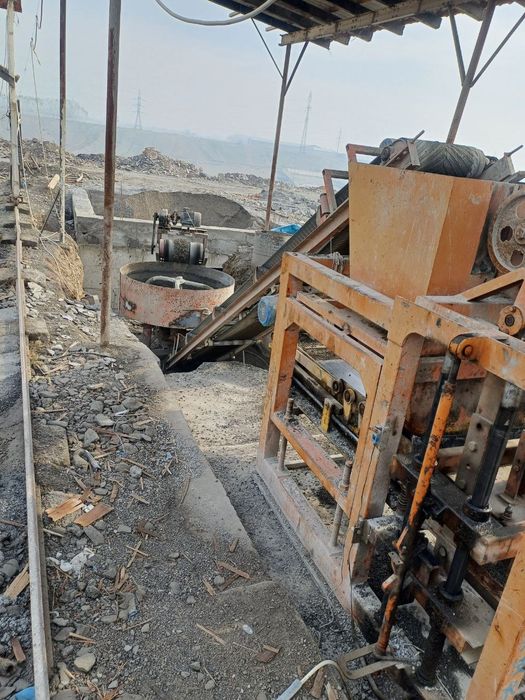 Shlakoblok aparat sotiladi