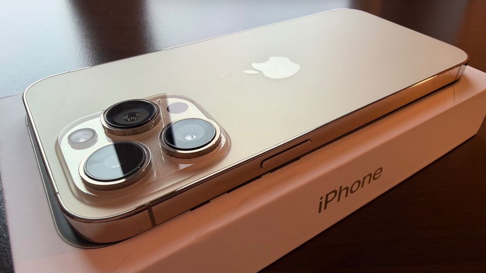 iPhone 14 Pro Max / GOLD / 256Gb / neverlocked