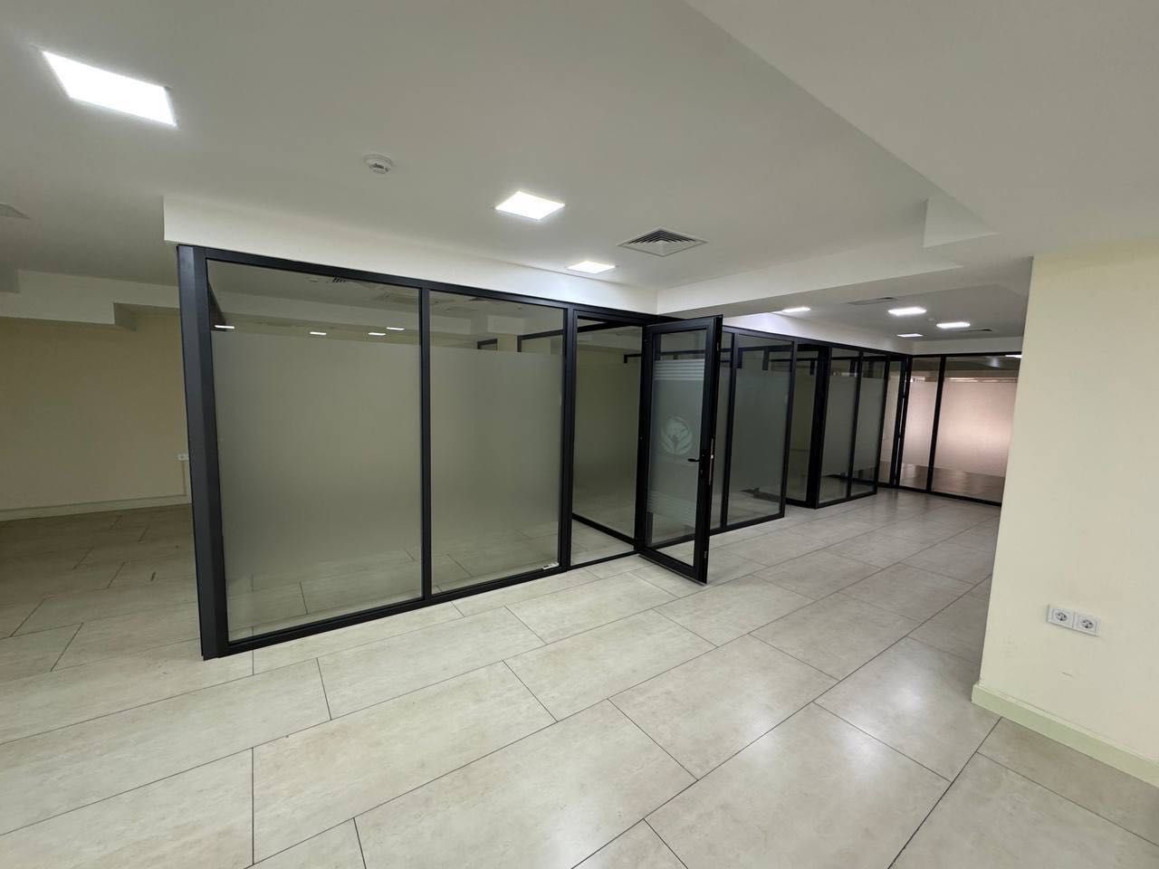 Аренда офис метро Айбек
600м2