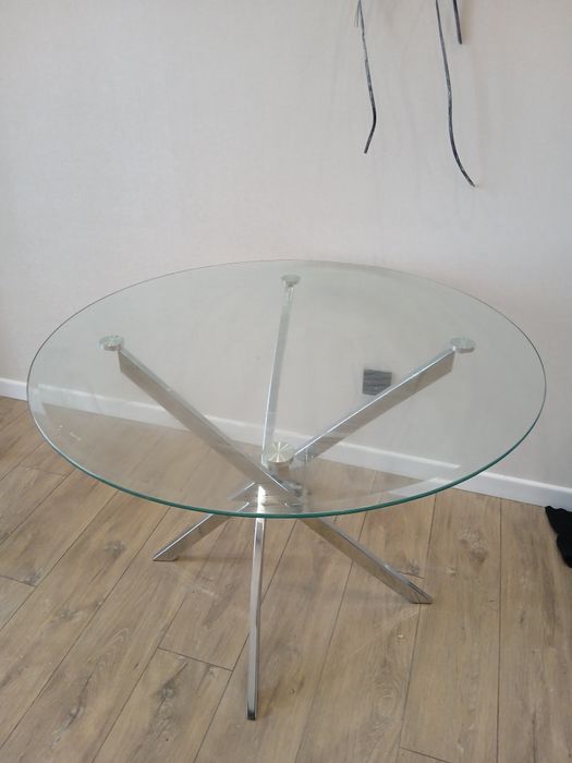 Кухонный стеклянный стол