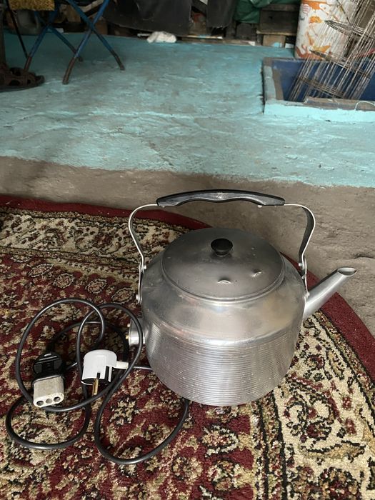 Продам электро чайник 3 литра