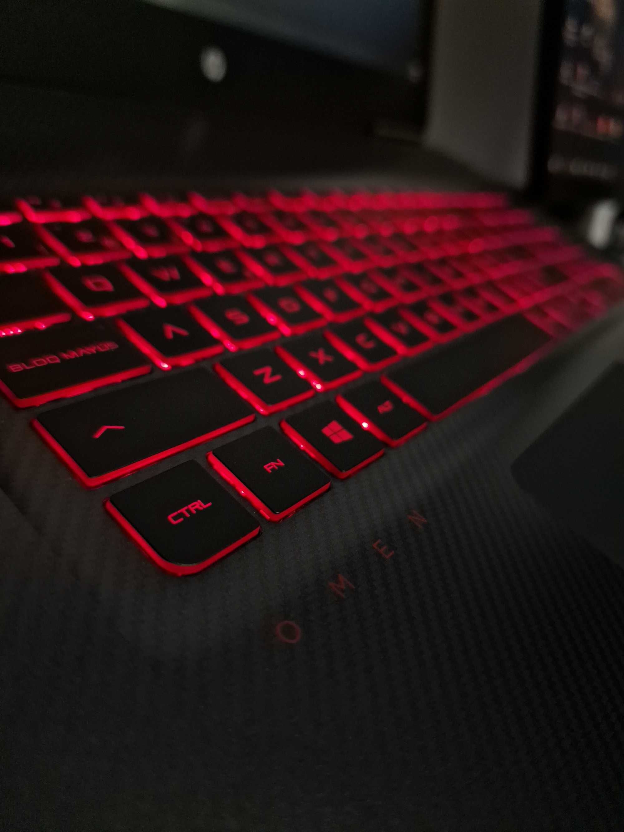 Laptop Gaming HP OMEN 17 Intel Core i7-7700HQ NVIDIA GeForce GTX 1050