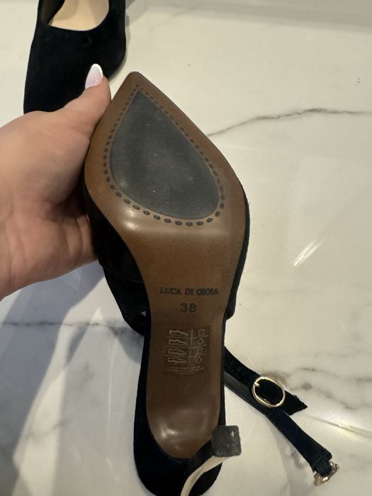 Pantofi cu toc ,piele intoarsa