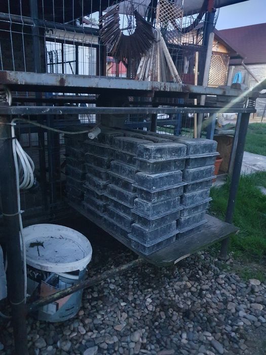 Vând masa vibrantă