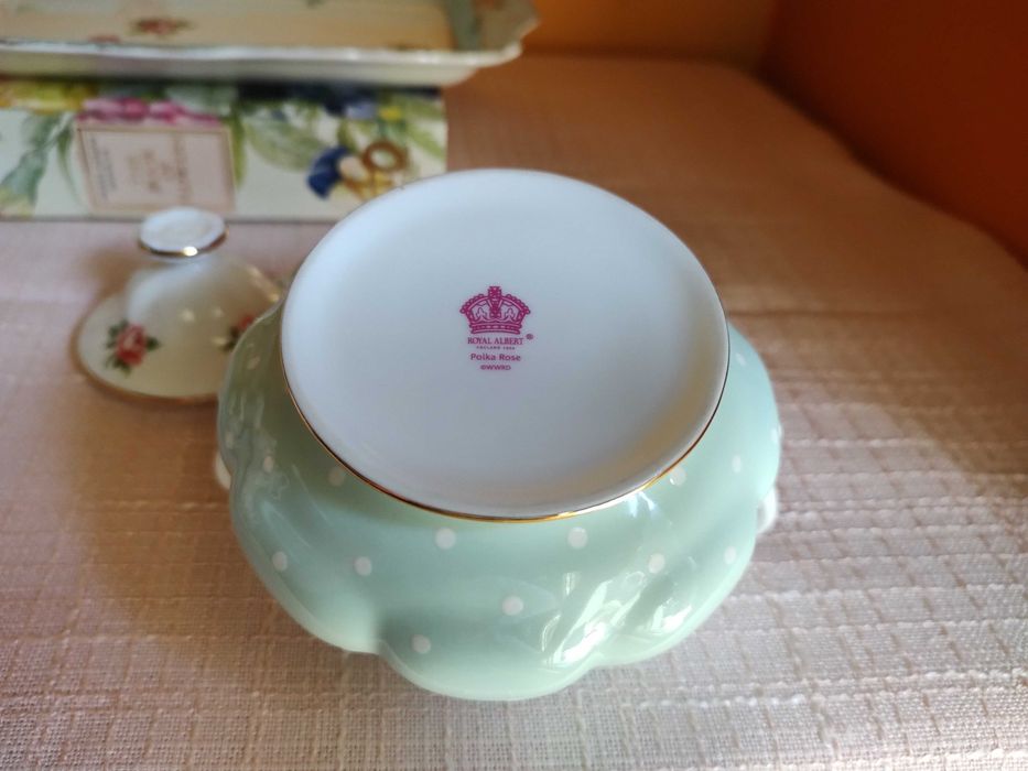 Нов сет за кафе/чай Royal Albert Polka Rose