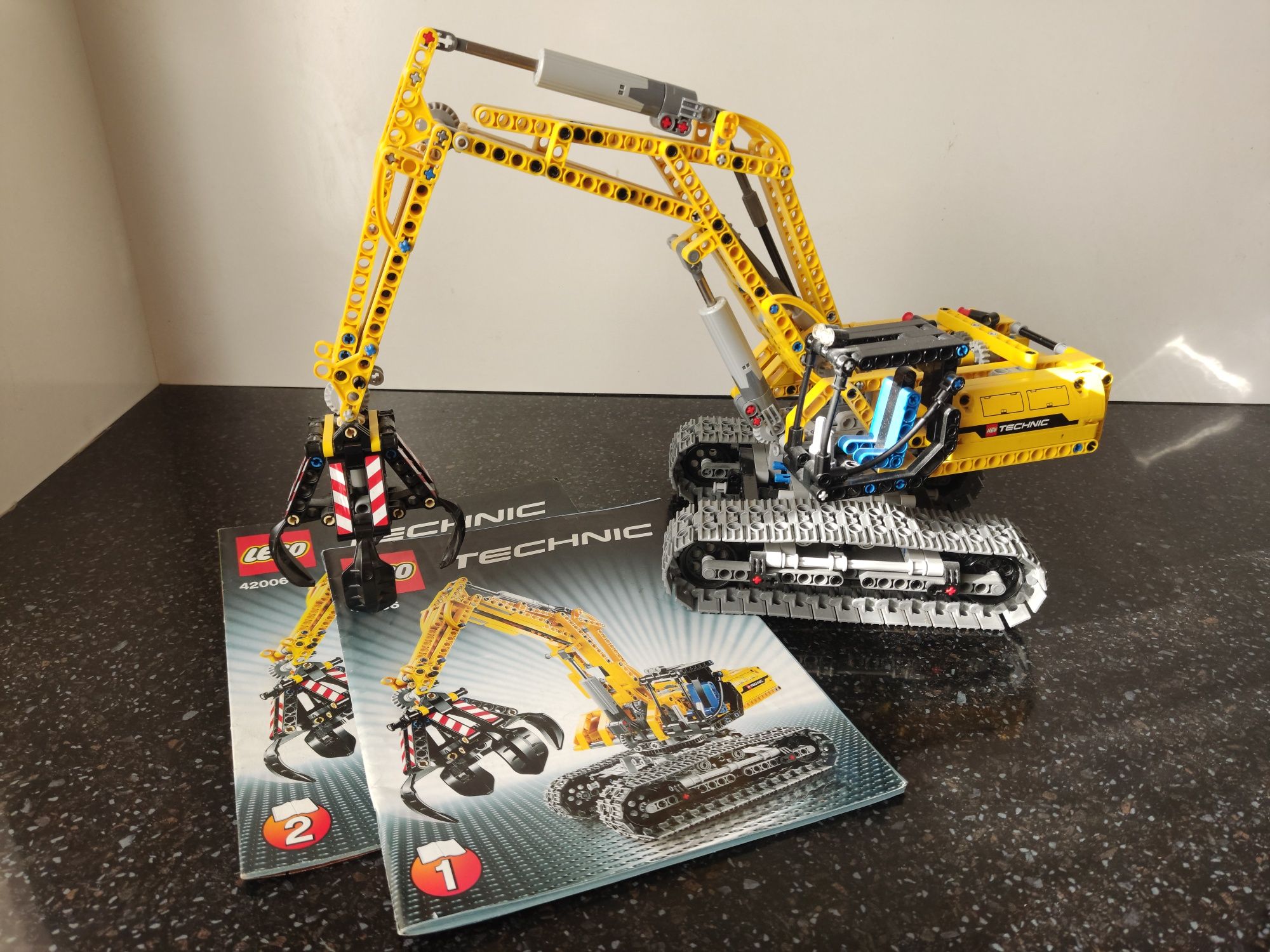 Набор LEGO Technic 42006. Экскаватор.