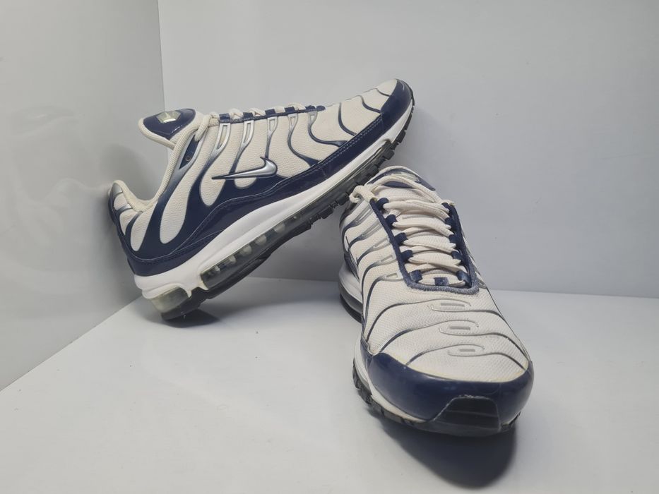 Маратонки Nike Air Max 97 Plus

Носени,но в добро състояние. 
Камерите