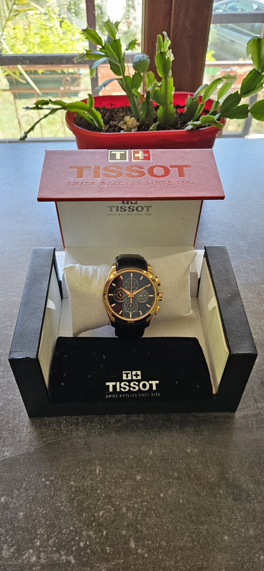 Tissot Couturier Chronograph - T035614A - Gold