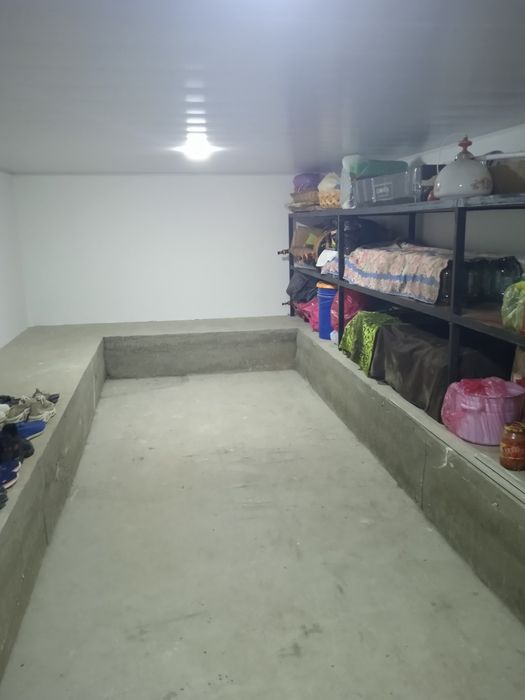 Срочно уй сотилади хонадон жудаям файизли 3 5 сотихли 6 хонали