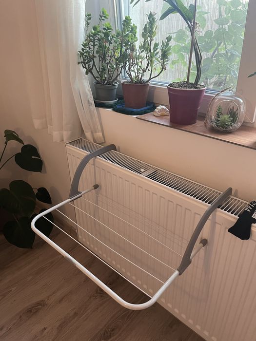 Suport haine pentru calorifer