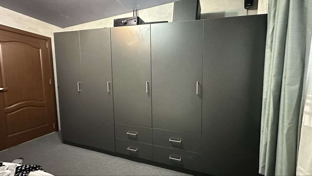 Dulap foarte incapator