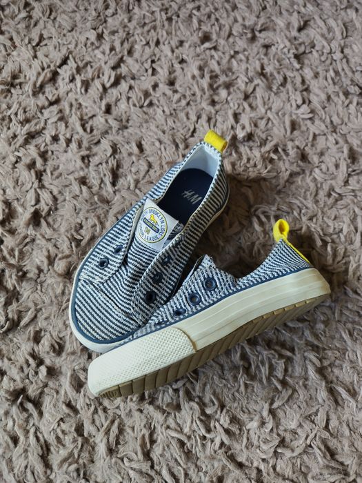 Детски спортни обувки