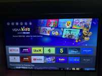 TV Hisense 4K 108 cm+ suport