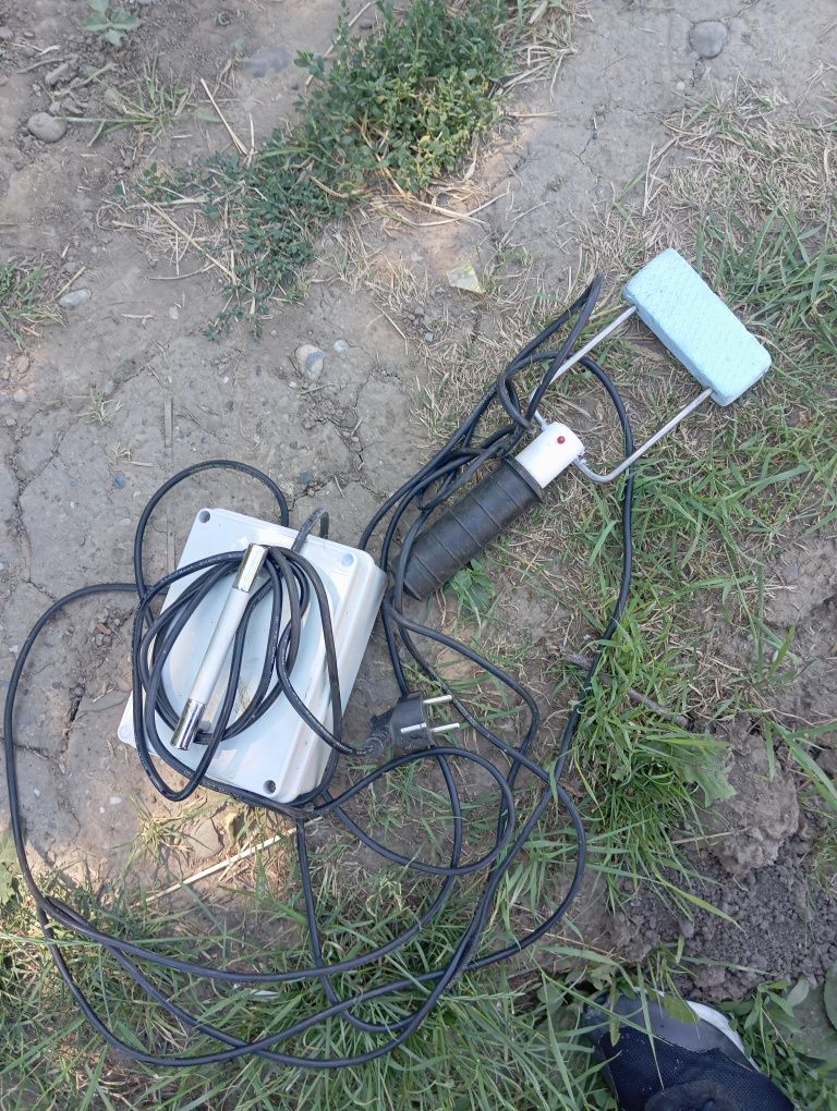 Vând asomator electric