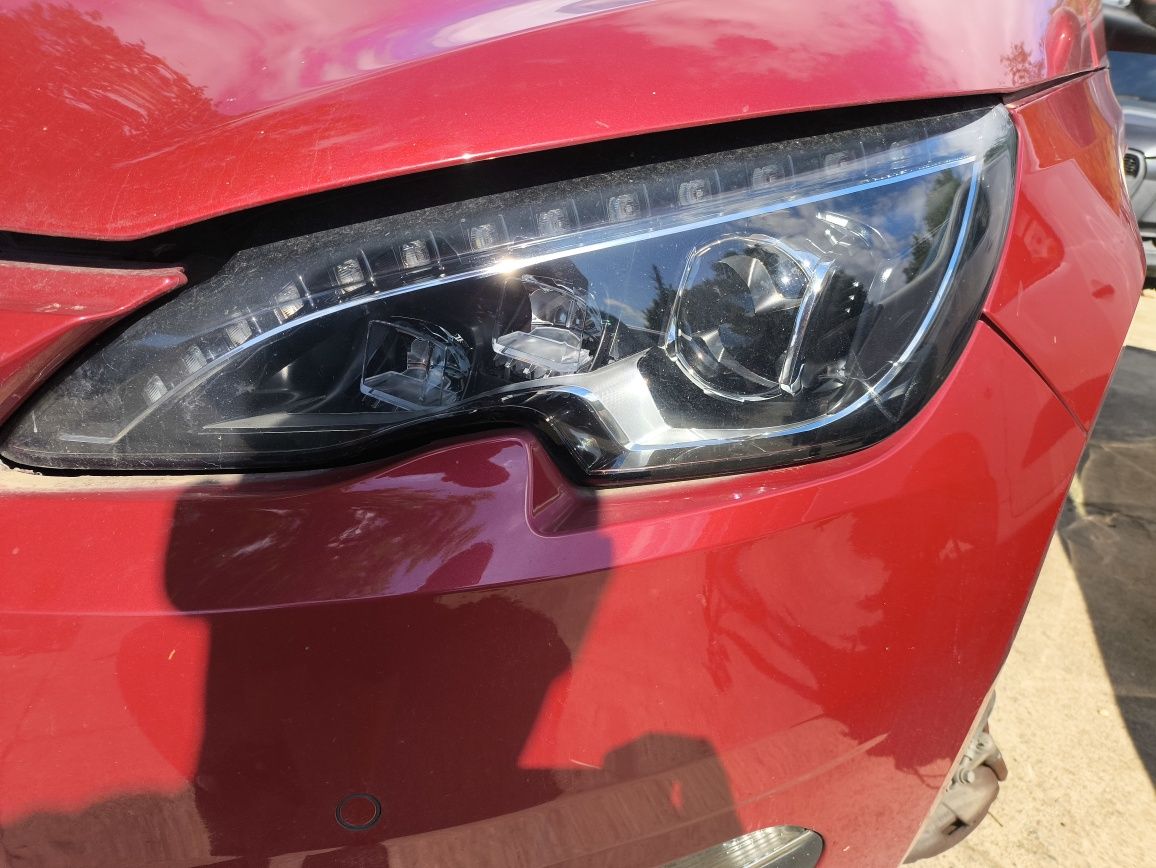 Лед/led фар за Пежо/Peugeot 308 T9