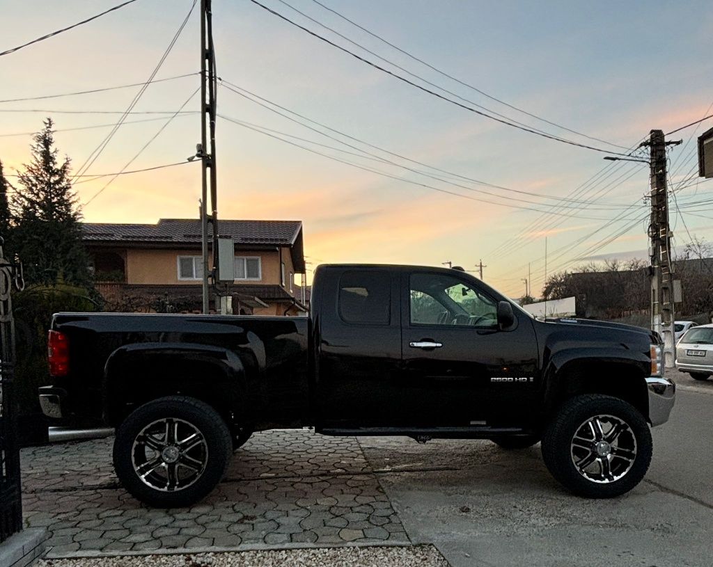 Inmatriculat RO - Chevrolet Silverado Diesel 6.6 v8 DURAMAX 400Cp, 4x4