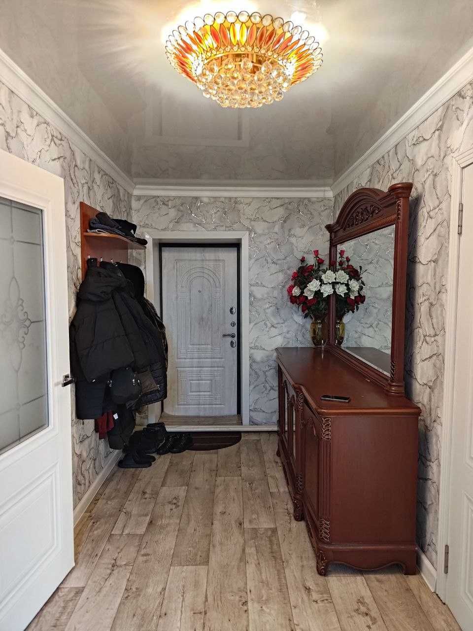 Продам 4-х комнатный ДОМ В Пришахтинске