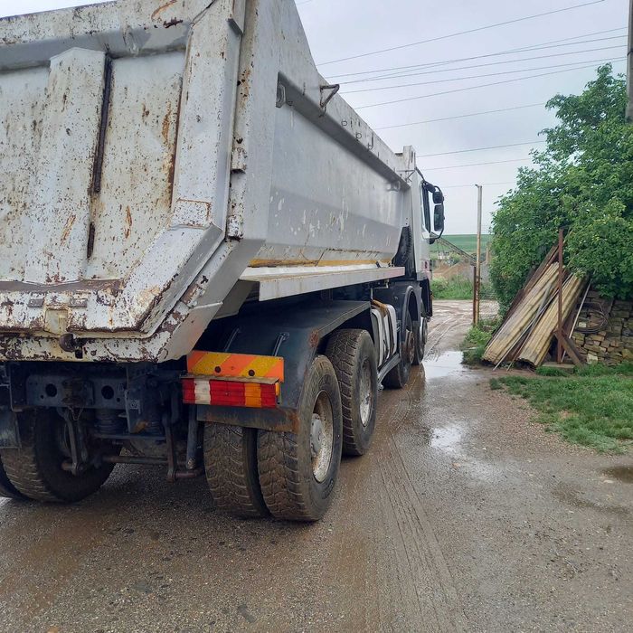 Vând 3 autobasculante 8x4 mercedes actros