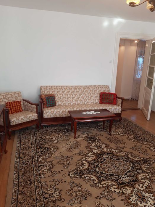 proprietar inchiriez casa in zona linistita