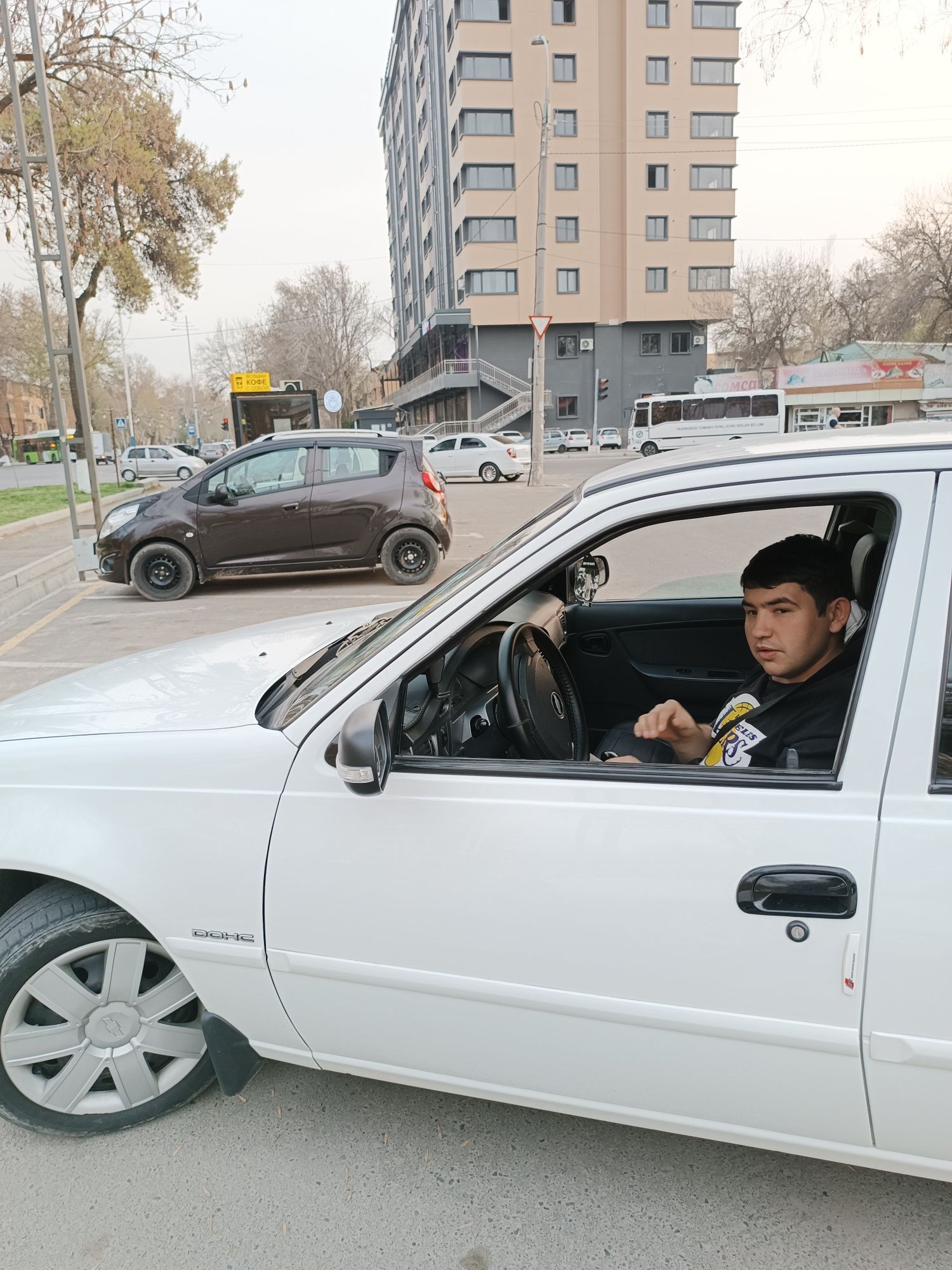 Заказ такси, поездка в горы и меж город. Город Алмалык