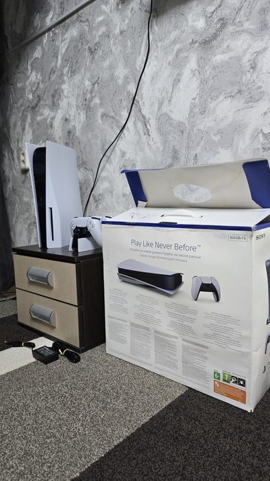 PS 5 с играми и 2 джостика