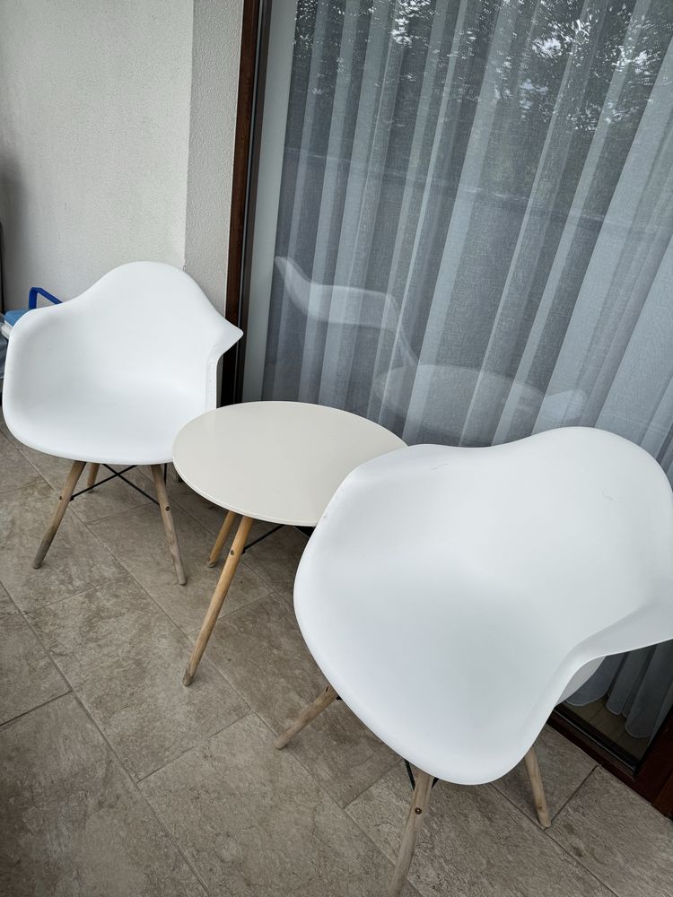 Masuta si scaube exterior