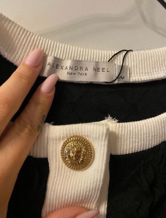 Pulover Alexandra Neel