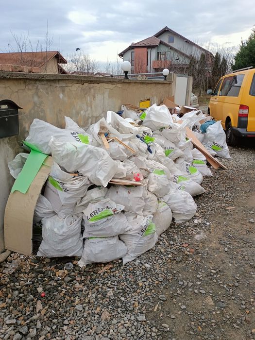 Debarasări moloz curata poduri beciuri coborât de la etaj