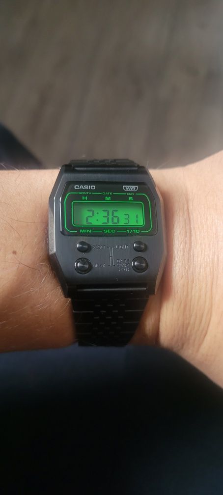 Casio A1100b чёрные с зеленым дисплеем