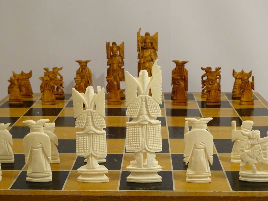 Sah, Joc de Sah asiatic vechi| Piese sculptate manual| RAR