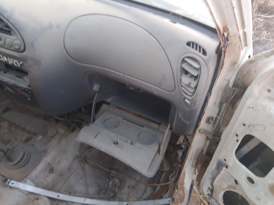 Ford zapchast xamda kuzufi sotiladi