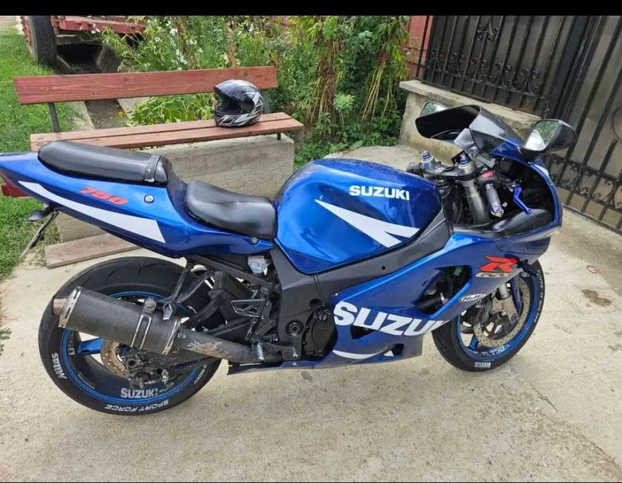 Suzuki GSX-R 750 legenda pe două roți!
