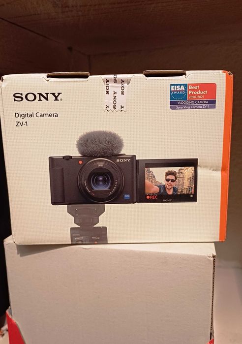 Camera foto Sony ZV1 + Geantă Sony CADOU – Desigilată, dar NEFOLOSITĂ!