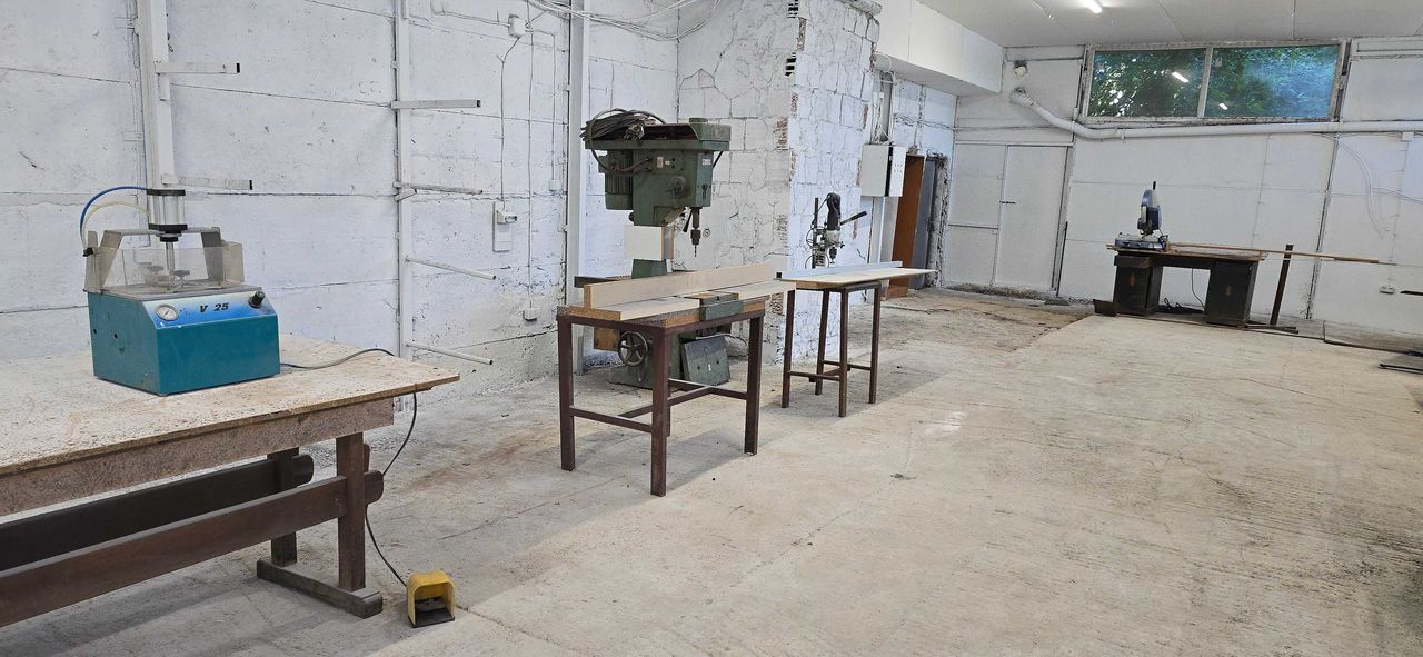 Дава се под наем Промишлена сграда в София, Захарна фабрика - 240 кв.м за 2400 € - Снимка #4