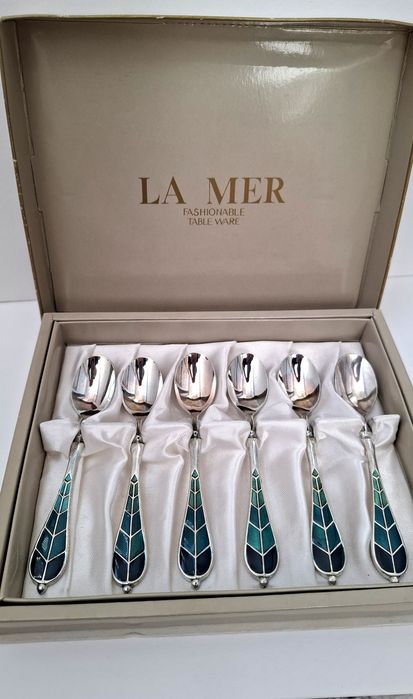 Винтаж. Набор ложек. Эмаль