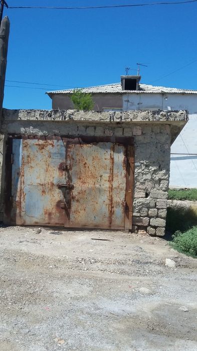 Продам гараж, в районе первого участка