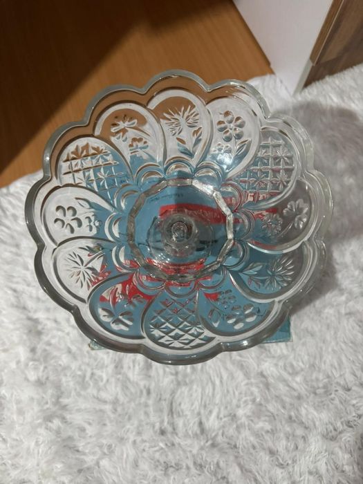 Продаются  вазы.