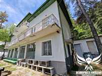 Продавам триетажна почивна станция РЗП425кв с парцел 1300кв в с.Руен