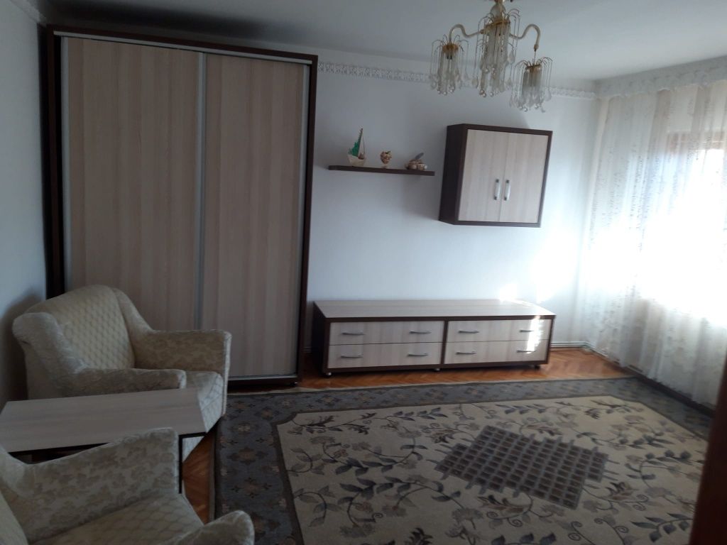 Inchiriere apartament 3 camere, pe termen lung