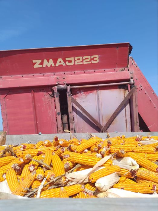 Vand culegatoare de porumb