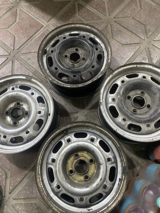 Есть диски от пассата б3 в оригинале