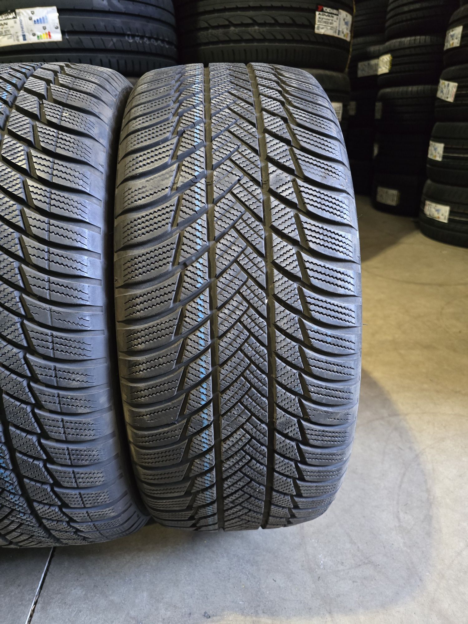 235/50/19 BRIDGESTONE 4бр